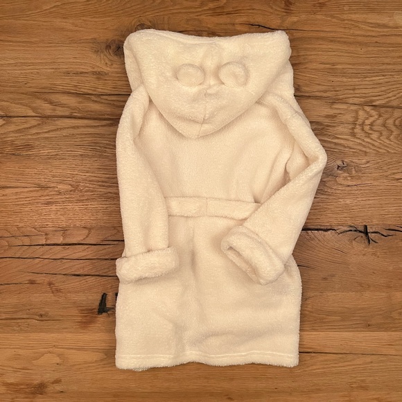 baby GAP. Size 2T. Ivory bathrobe. - Picture 3 of 4